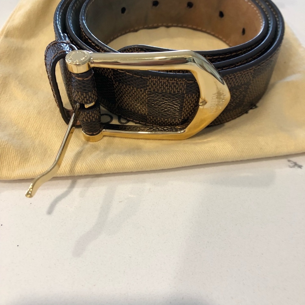 Authentic Louis Vuitton belt - Size 90/36, Dust Bag and Box